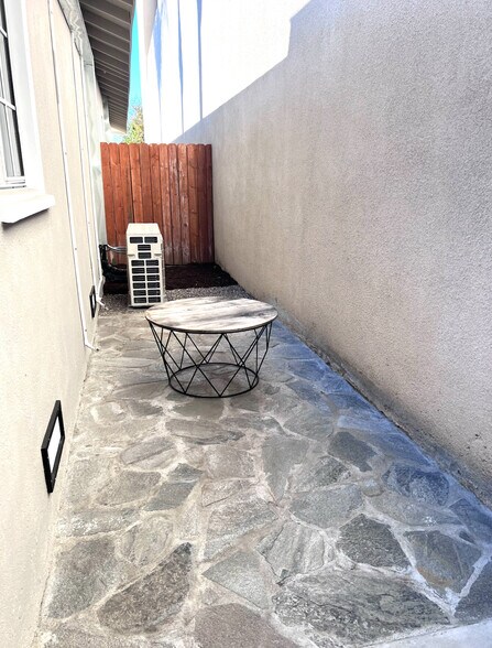 Building Photo - 3547 E Green St