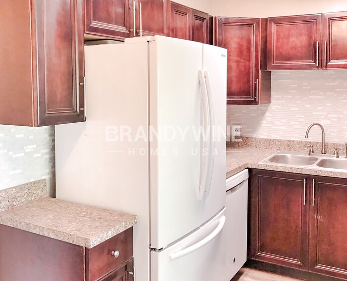 Building Photo - 6043 Park St