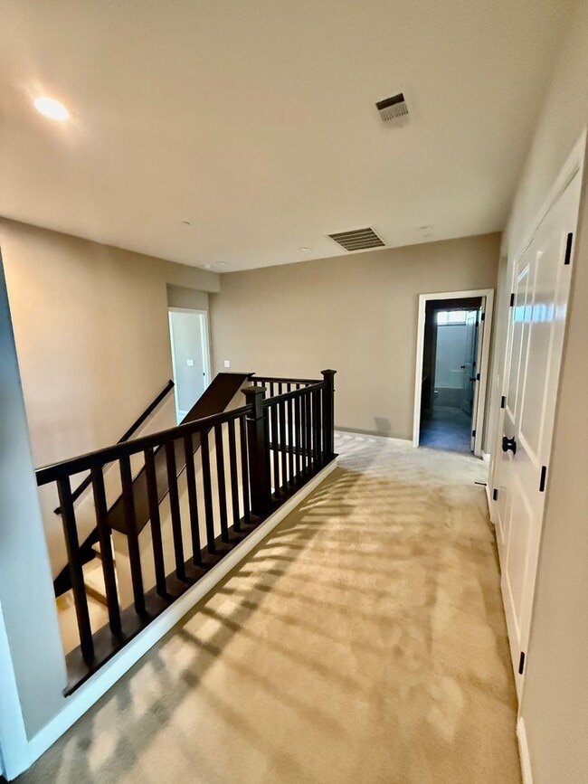 Building Photo - Executive Home in Temecula