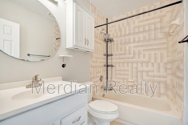 Building Photo - 3225 Oak Lawn Pl