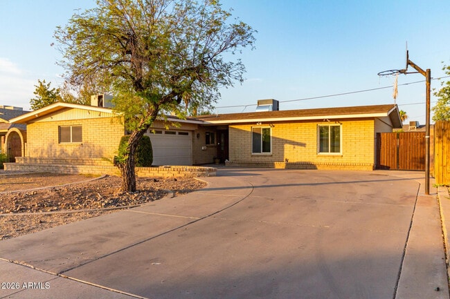 Building Photo - 2109 S Stanley Pl