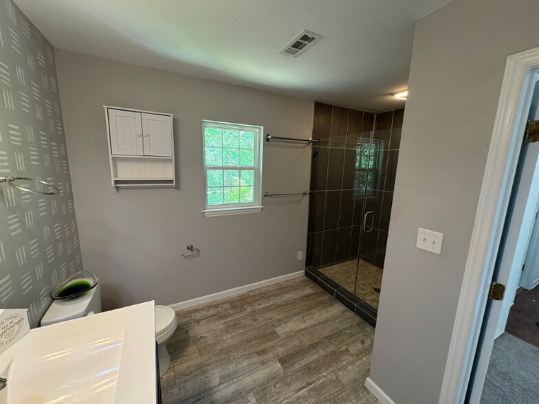 Building Photo - 4128 Saxonbury Way