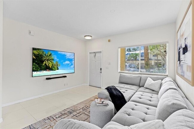 Building Photo - 4722 Lago Vista Dr