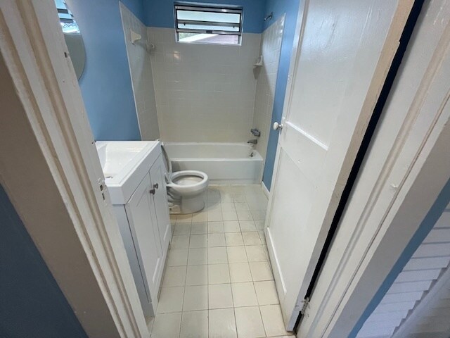 Building Photo - 250 Vernis Ave