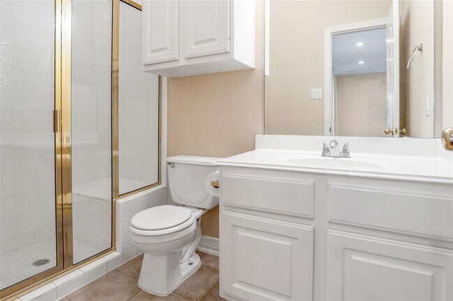Building Photo - 5534 Chesapeake Pl