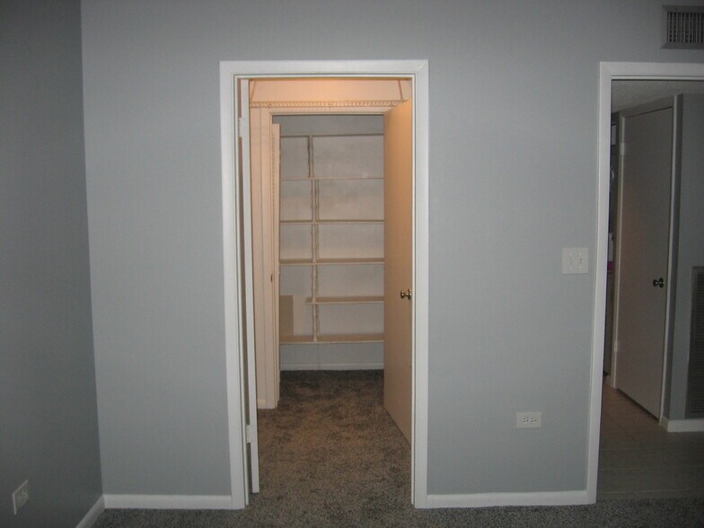 Guest Closet / Storage Room - 500 Treasure Island Causeway