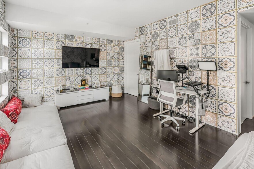 Building Photo - 1040 Biscayne Blvd