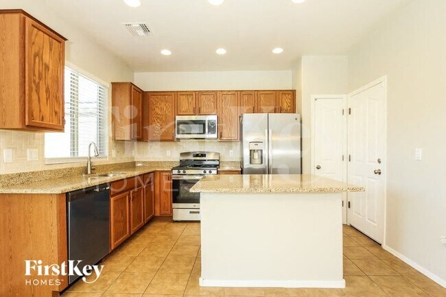 Building Photo - 12072 W Formosa Ln