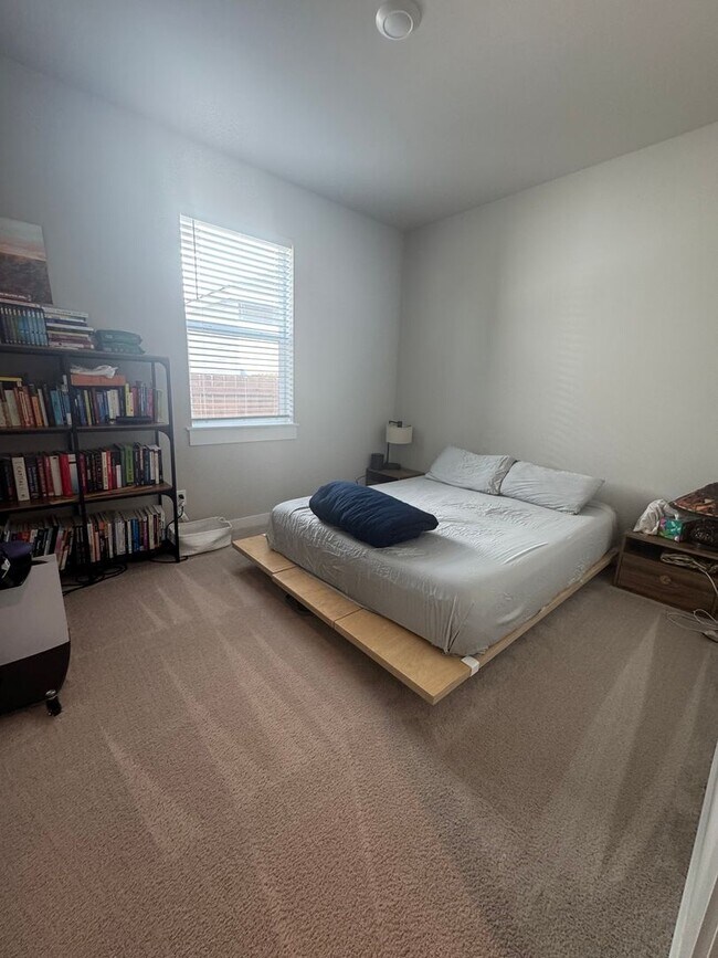 Building Photo - Immaculate Single-Story in the Ridgeview Neighborhood