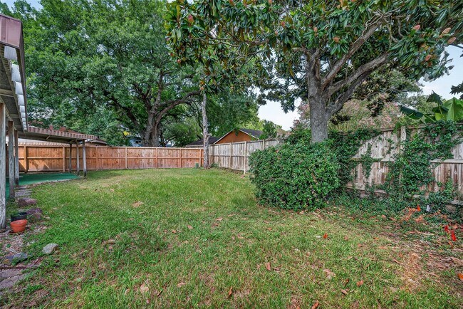 Building Photo - 711 Leicester Ln