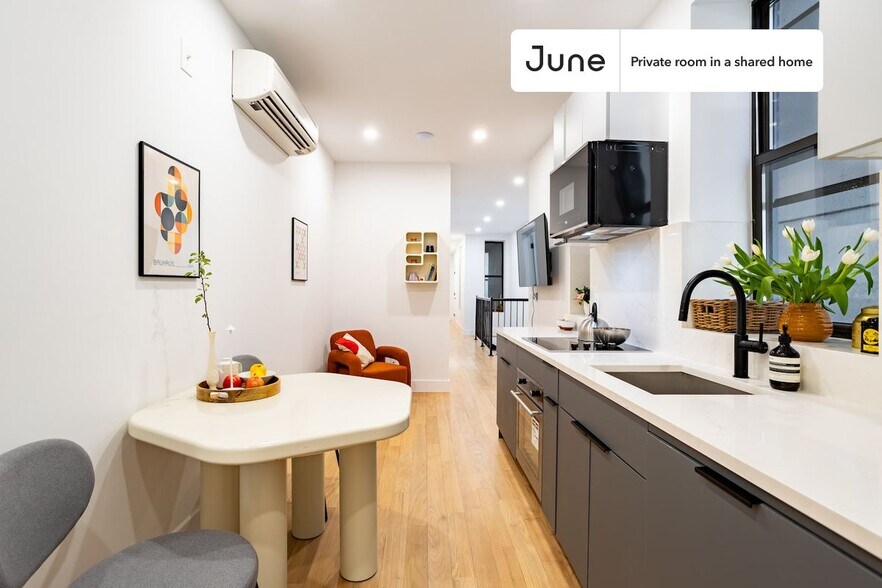 Building Photo - Room in Shared 3.0 bed/3 bath home