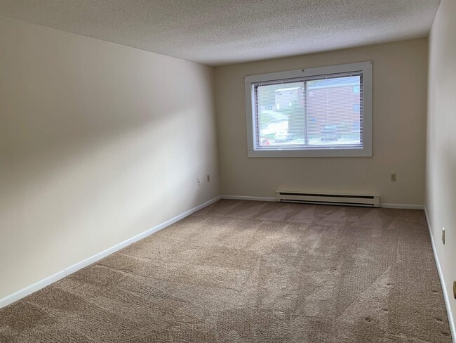 Building Photo - 95 Powers St