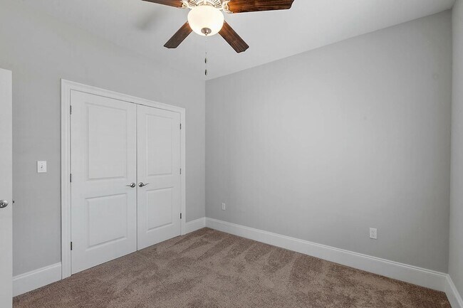 Building Photo - 118 Shelby Dr