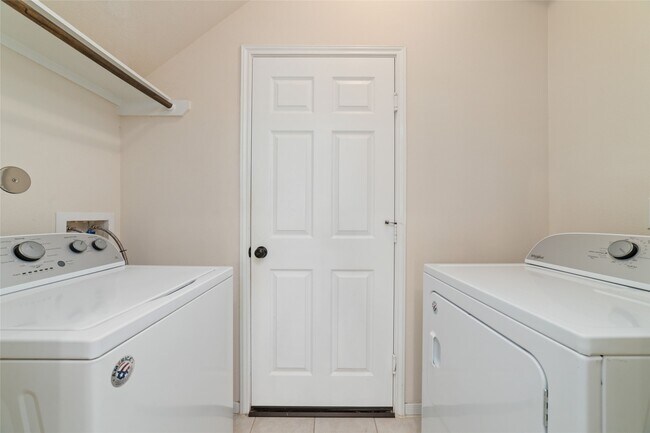 Building Photo - 6702 Honey Harvest Ln