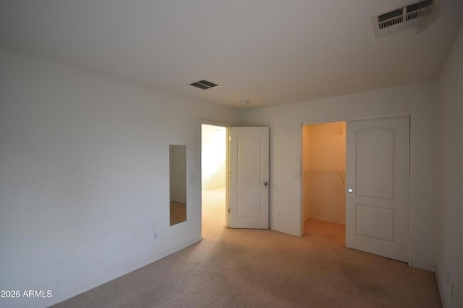 Building Photo - 7117 N 73rd Dr