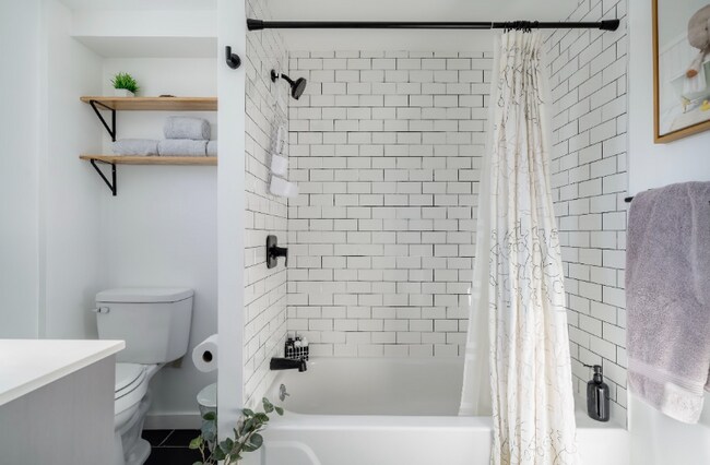 Building Photo - 12 W 52nd St