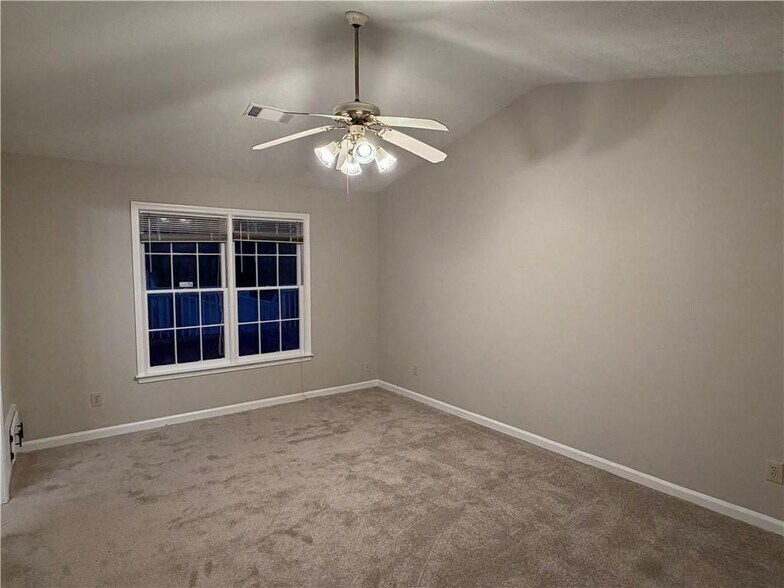 Building Photo - 65 Beaverdam Ct