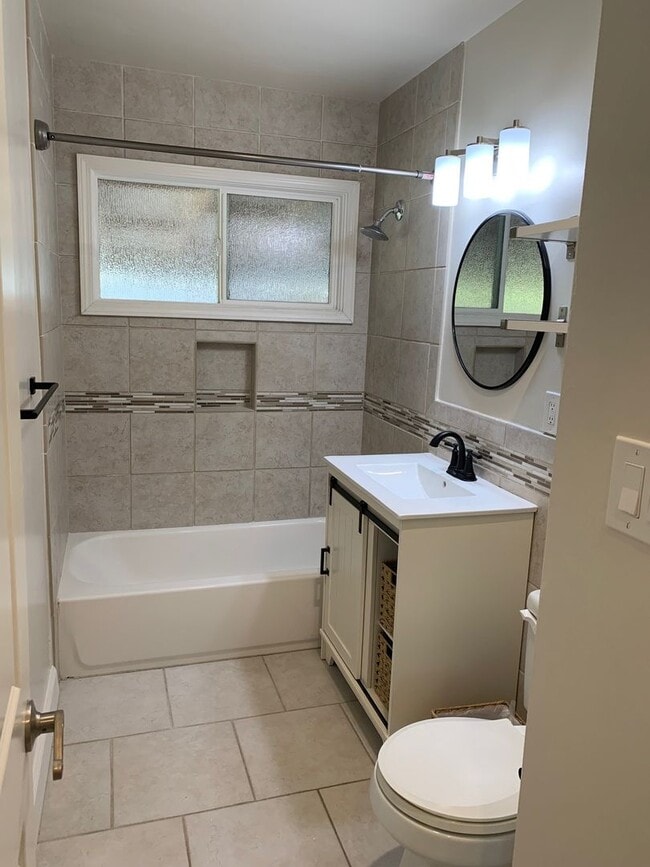 Building Photo - Beautiful 3 bedroom 1 Bath Home near SDSU