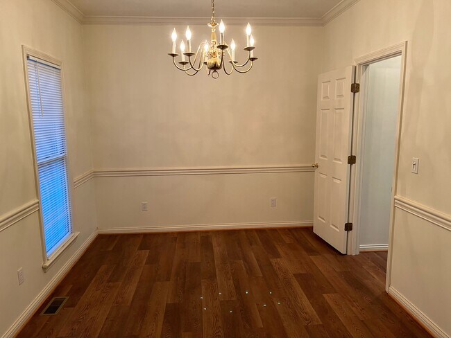 Building Photo - 3305 Mallory Cir