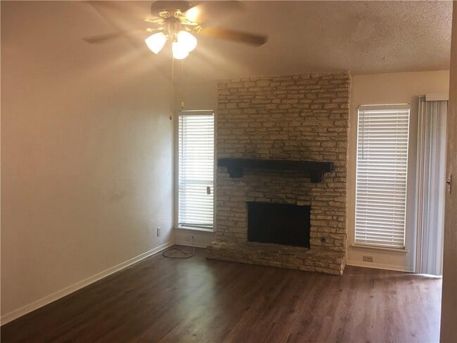 Building Photo - 10312 Timbercrest Ln