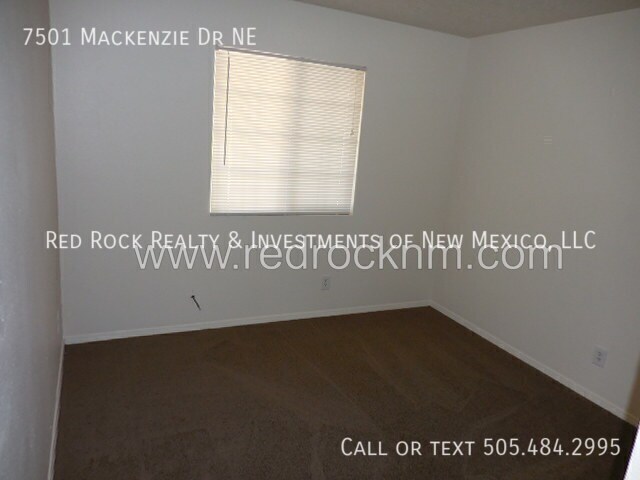Building Photo - 7501 MacKenzie Dr NE