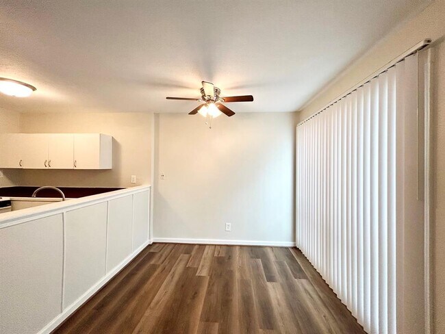 Building Photo - 3629 N MacGregor Way