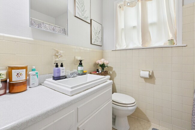 Building Photo - 6805 Merle St