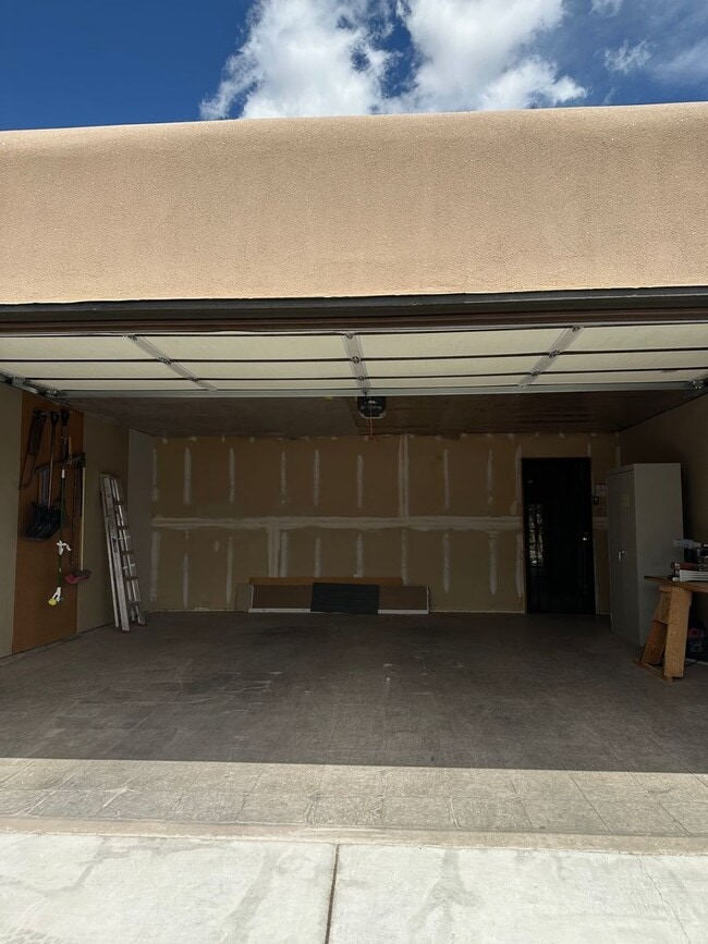Building Photo - 2877 Plaza Blanca