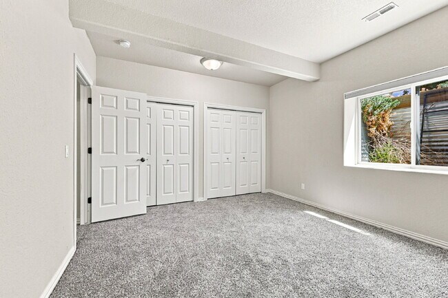 Building Photo - $3,040.95, 6 bed, 4 bath located in Colorado Springs
