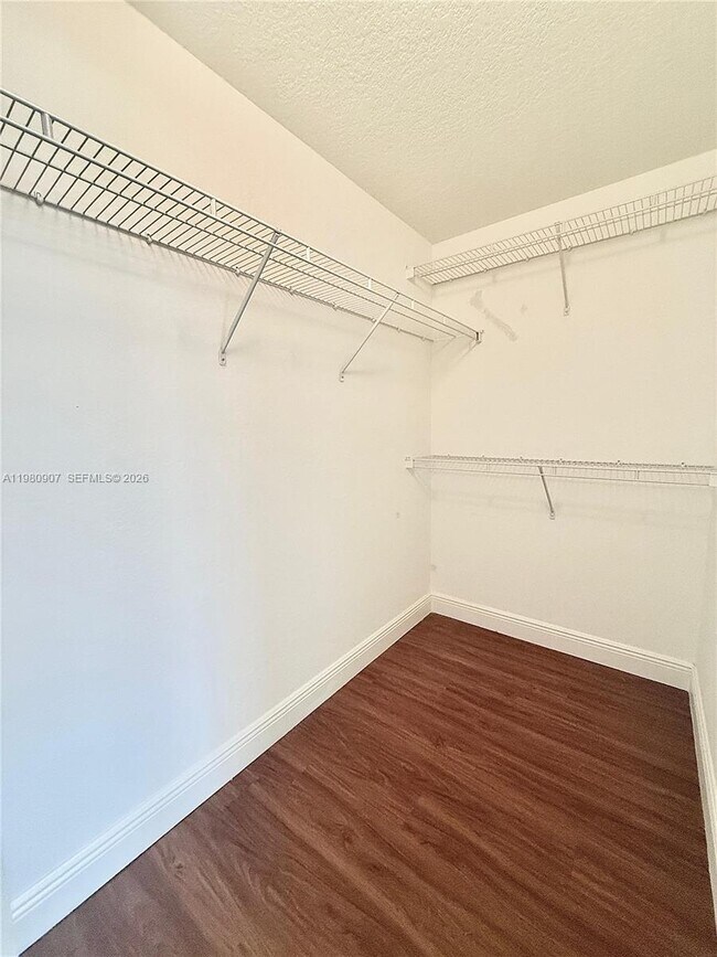 Building Photo - 3020 Alcazar Pl