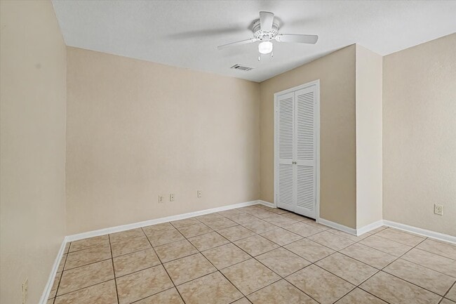 Building Photo - 7315 Foxside Ln