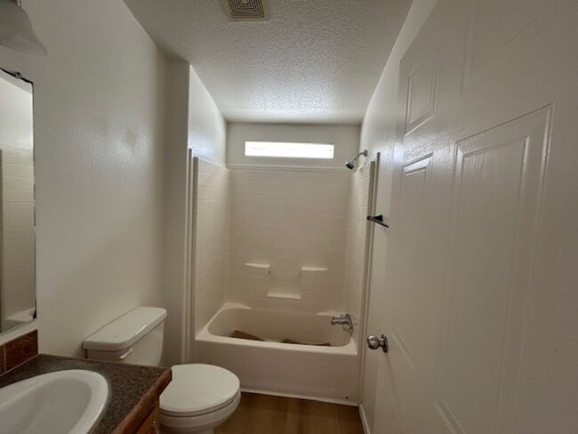 Building Photo - 3 Bedroom/2 bath in Sugarloaf