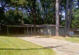 Building Photo - Nice 4 Bedroom Home in North Jackson!