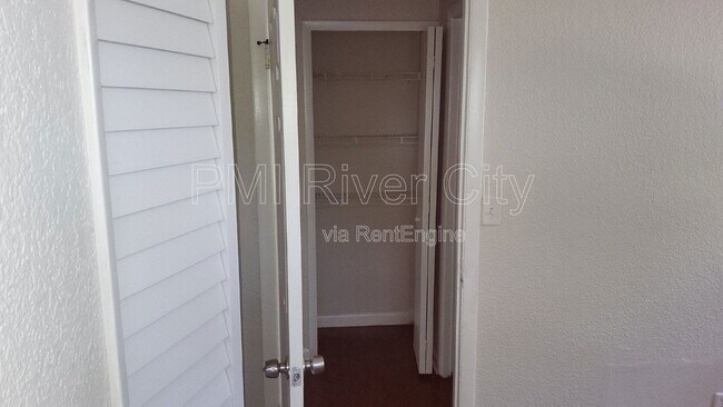 Building Photo - 2309 Lane Ave S