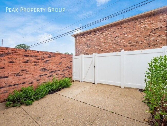 Building Photo - 4507 Westborough Dr W