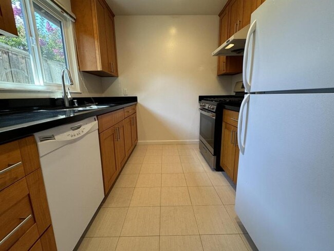 Building Photo - 1 bedroom in Menlo Park CA 94025