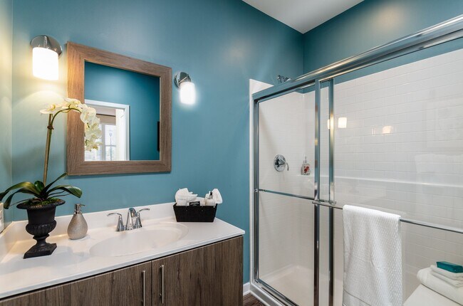 Primary Photo - Two Bedroom Brand-new Luxury Apartment (Wa...