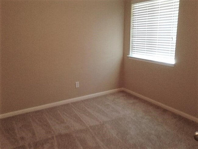 Building Photo - 22927 Lily Creek Dr