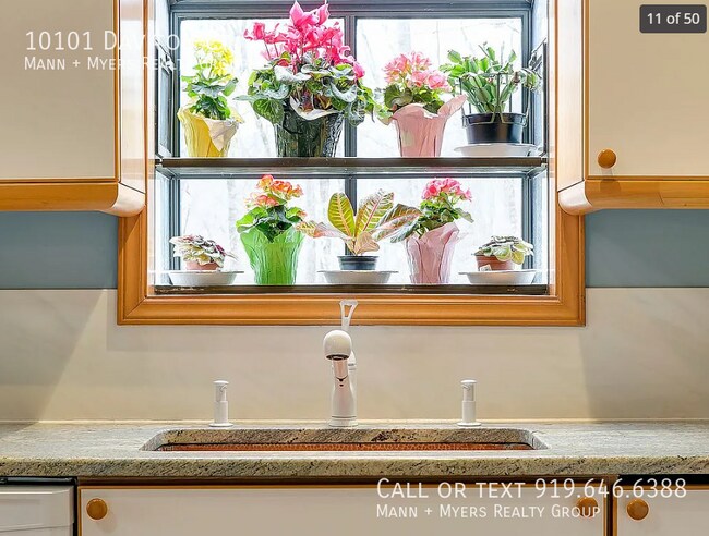 Building Photo - 10101 Daviton Ct