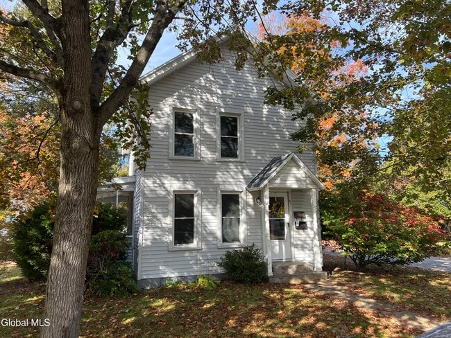 Primary Photo - 27 Lewis St