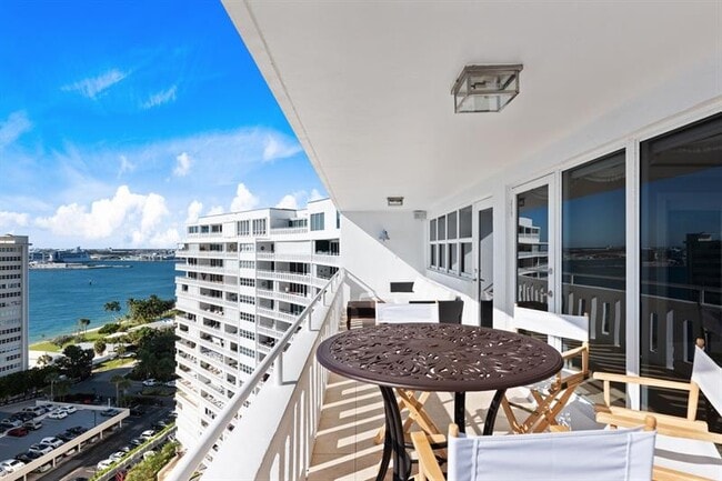 Building Photo - 2000 S Ocean Dr
