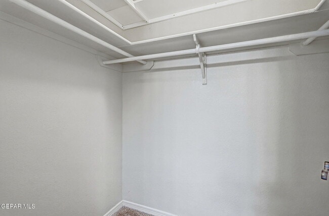 Building Photo - 1117 W Bend Ln