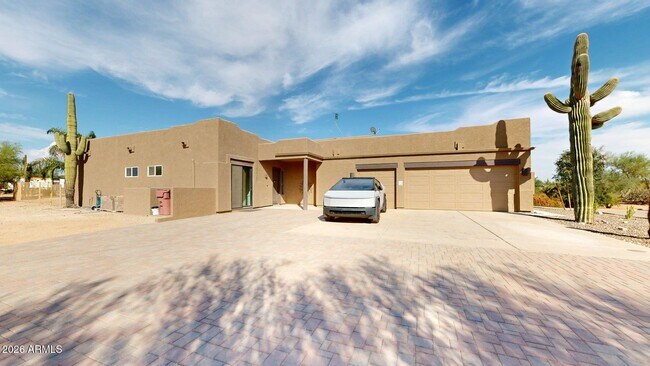 Building Photo - 5740 E Red Bird Rd