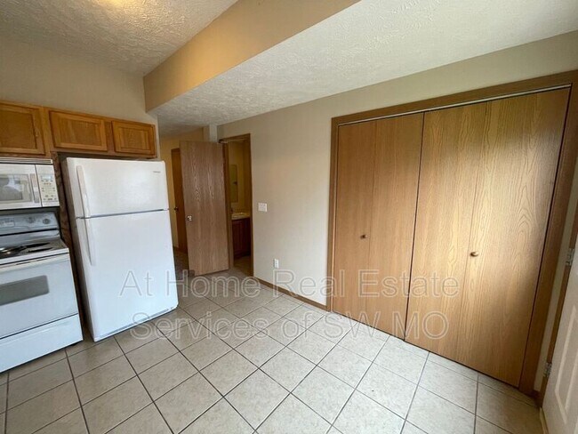 Building Photo - 5596 N. Green