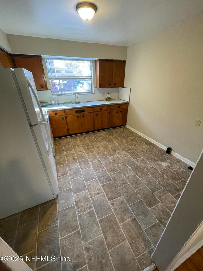 Building Photo - 5452 Santa Rosa Way