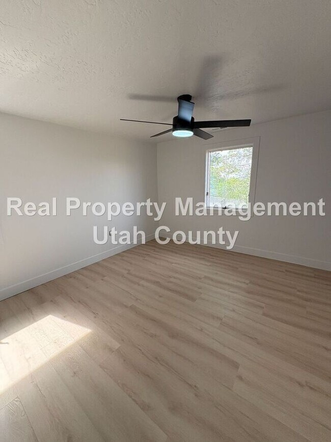 Building Photo - 9580 N Cyn Rd