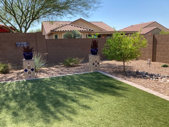Building Photo - Dove Mountain Del Webb Beauty!