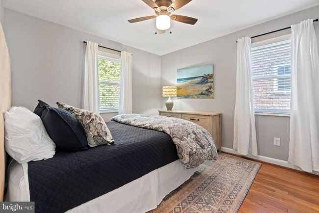 Building Photo - 110 E Rosemont Ave