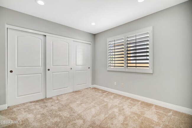 Building Photo - 3044 Ferncrest Pl