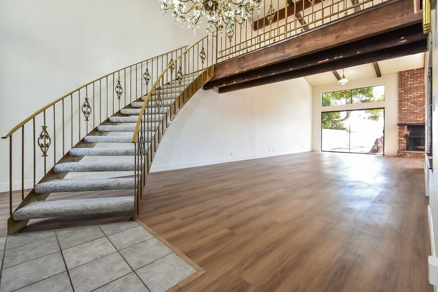 Building Photo - 2413 Plaza Del Grande